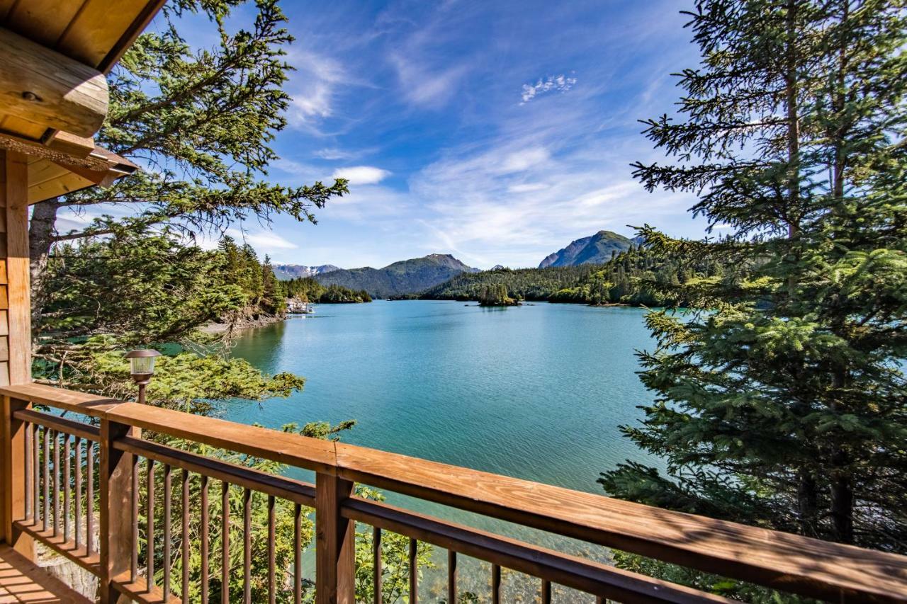 Stillpoint Lodge - All-Inclusive Halibut Cove Exterior photo