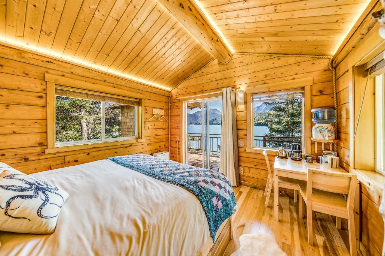 Stillpoint Lodge - All-Inclusive Halibut Cove Exterior photo
