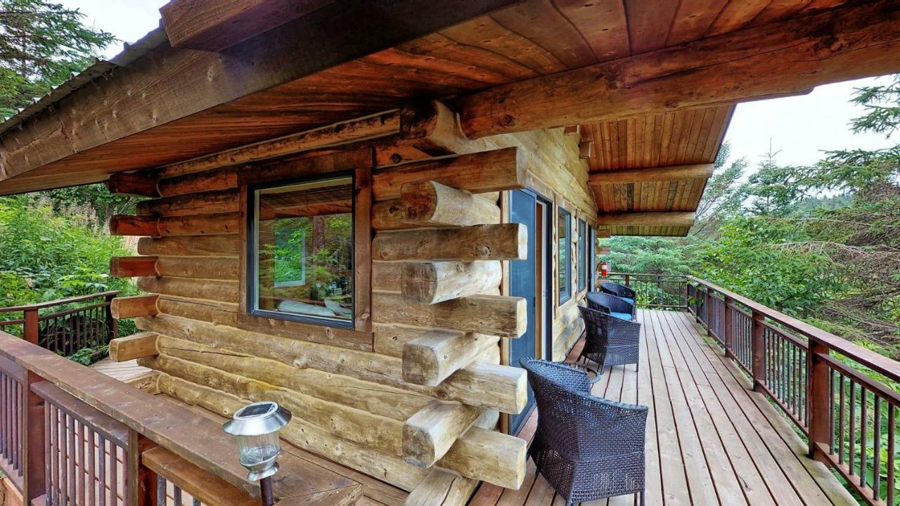 Stillpoint Lodge - All-Inclusive Halibut Cove Exterior photo