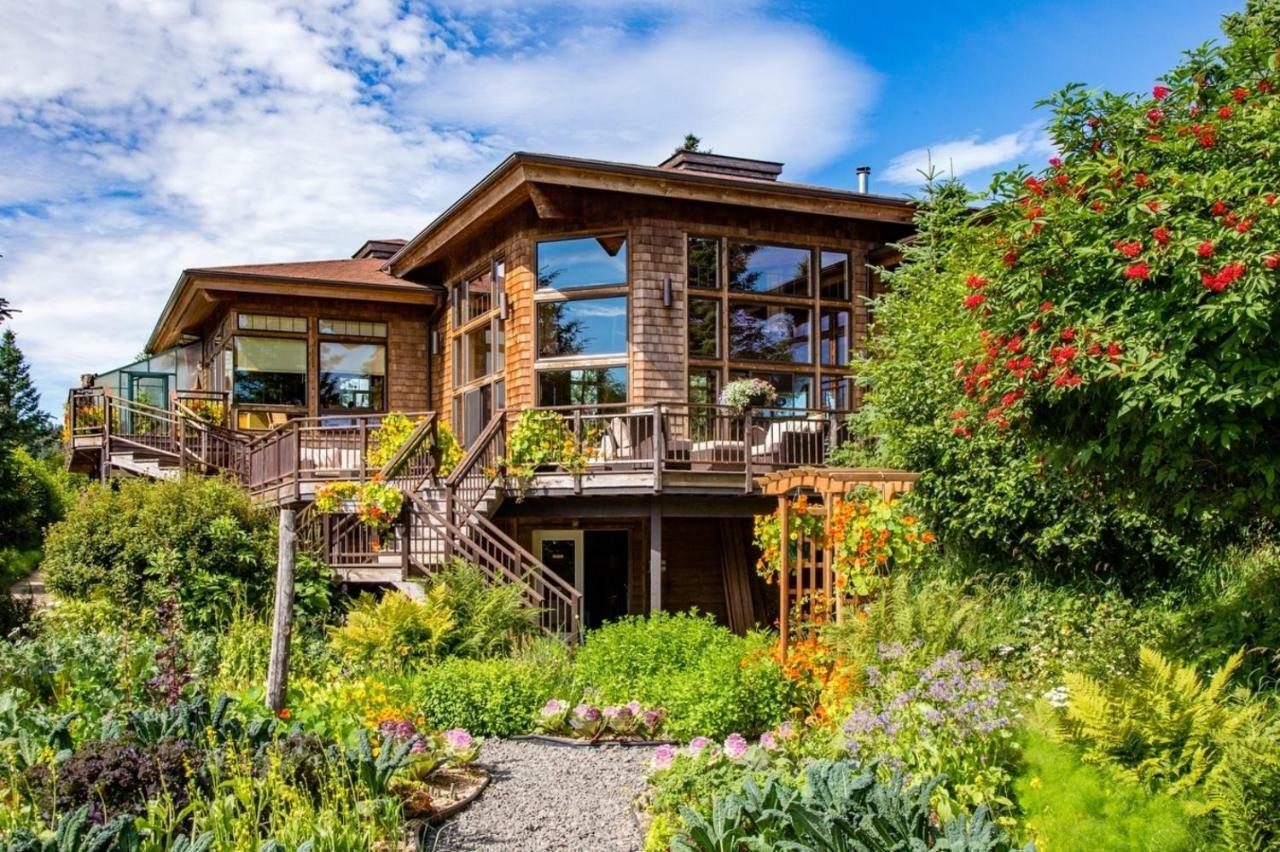 Stillpoint Lodge - All-Inclusive Halibut Cove Exterior photo