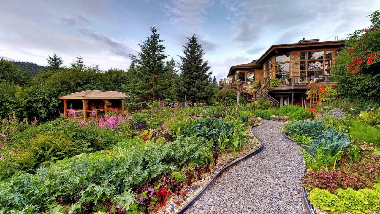 Stillpoint Lodge - All-Inclusive Halibut Cove Exterior photo